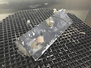 Liebherr Ausgleichsbehälter